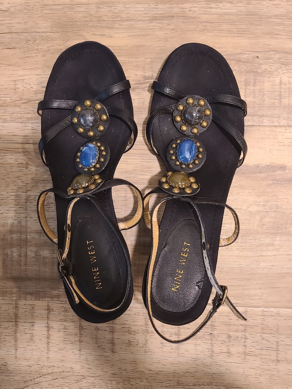 Nine West Black Leather Strappy Wedge Sandals – Boho Beaded Medallion Accents 💙